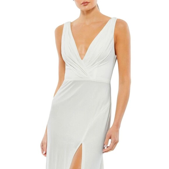 Mac Duggal 12336 Sleveless V Neck Jersey Gown White Special Occasions SZ 2 $298 - Picture 2 of 4